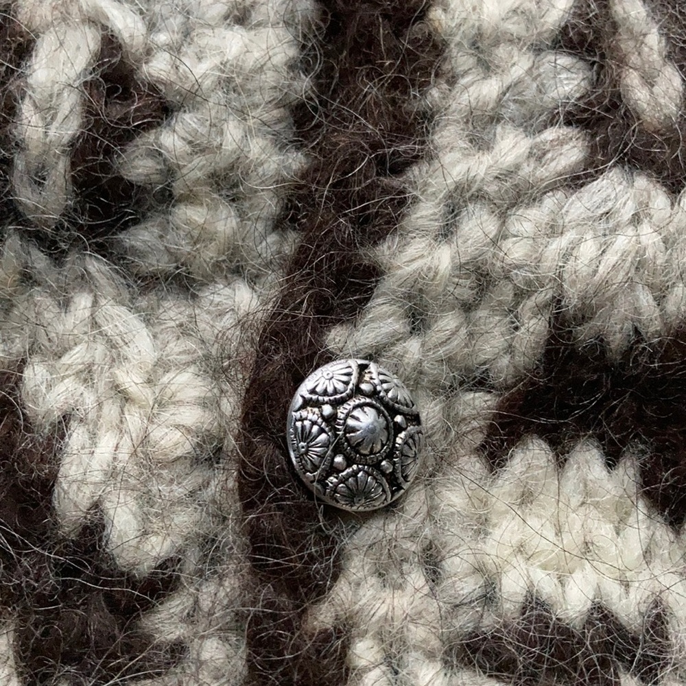 Icelandic Sweater - Picture 4 of 10